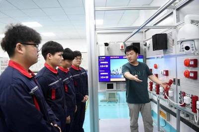 大力發展職業教育 服務經濟高質量發展與技術推廣